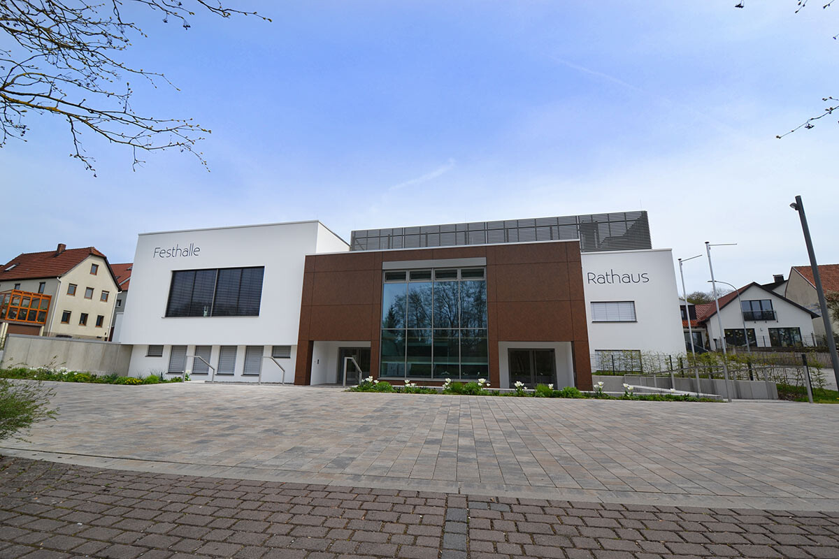 Fassadenarbeiten Trespa Dorfzentrum Heustreu