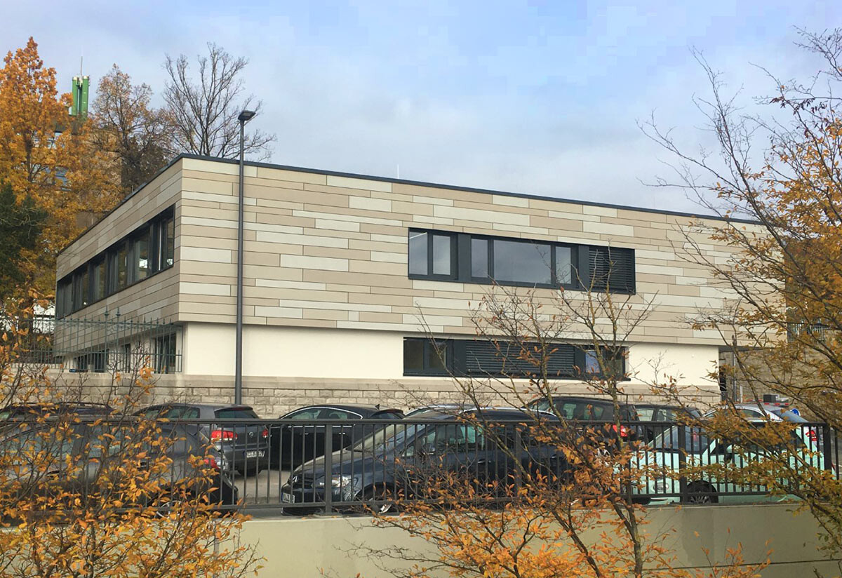 Fassadenarbeiten am Pförtnerhaus der Uniklinik Würzburg am Standort Grombühl