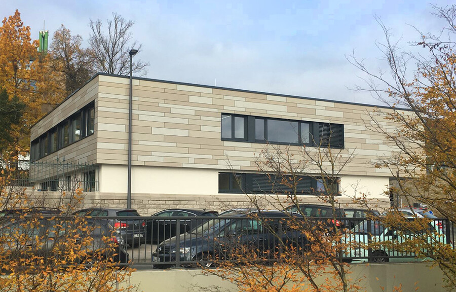 Fassadenarbeiten am Pförtnerhaus der Uniklinik Würzburg am Standort Grombühl